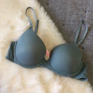 Victoria/'s Secret PINK Wear Everywhere T-Shirt Plunge Lightly Lined Bra 36B Camo
